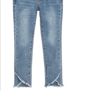 Girls Joes mid rise tulip frayed hem like new.